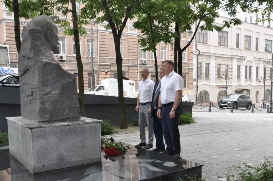 Во Владивостоке почтили память Феликса Эдмундовича Дзержинского