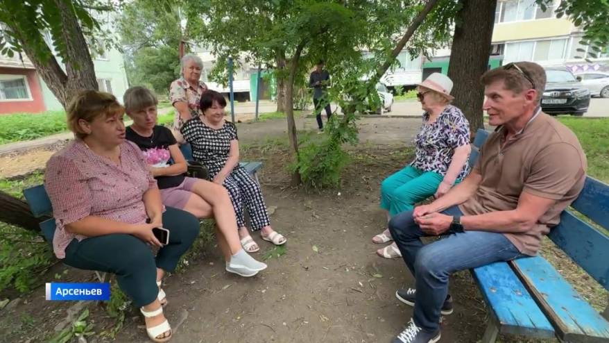 «Секреты» рассказали губернатору Приморья бабушки Арсеньева