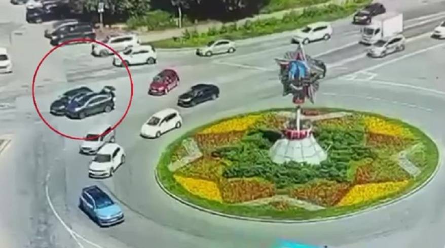 ДТП тормозит движение авто на кольце Инструментального завода во Владивостоке