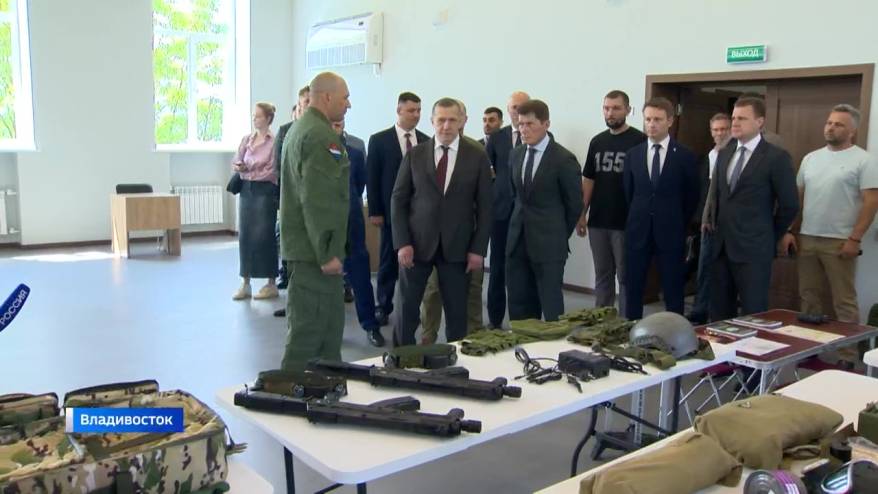 Юрий Трутнев посетил готовящийся к открытию центр «Воин» в Приморье