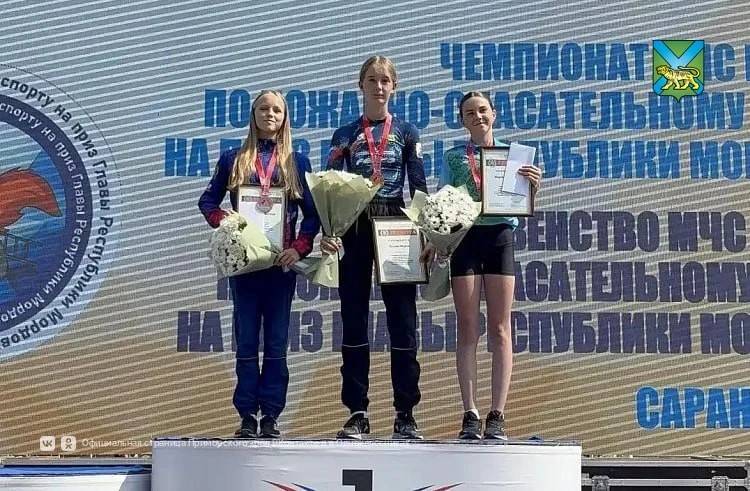 14-летняя жительница Приморья стала лучшей в России по пожарно-спасательному спорту