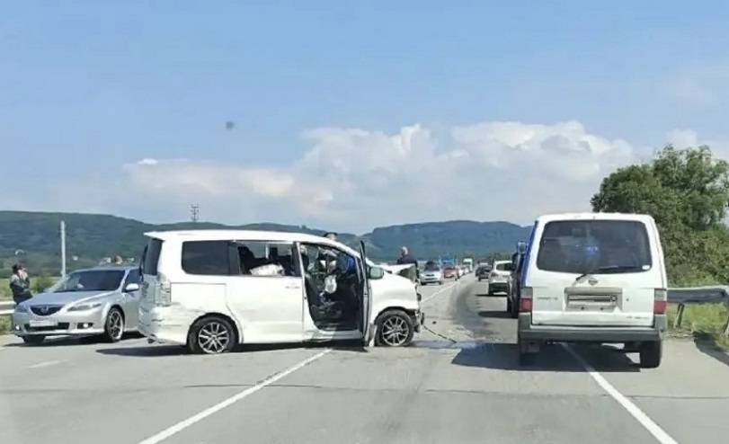 Пробку спровоцировало ДТП в районе Шкотово