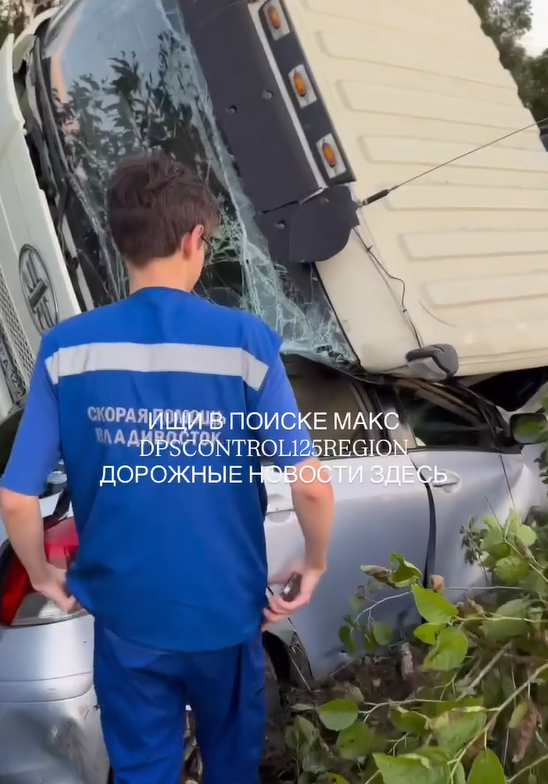 "Махина раздавила малолитражку в кашу": дичайшее ДТП в Приморье
