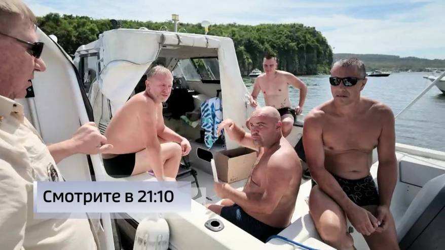 Пара приморцев на сапе перевернулась в море