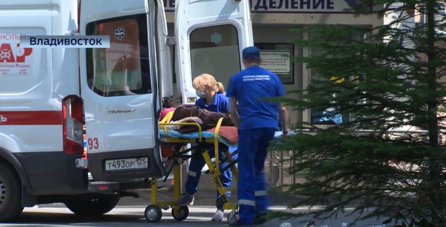 Врачи скорой помощи спасли беременную женщину во Владивостоке
