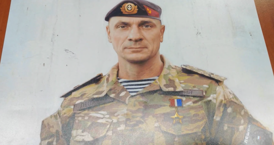 Родные погибшего Александра Иваровского передали его вещи в дар музею им. Арсеньева