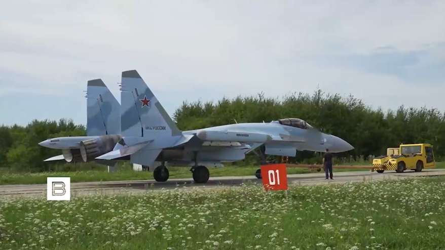 Партия новых многофункциональных истребителей Су-35С поступила на аэродромы базирования ВКС