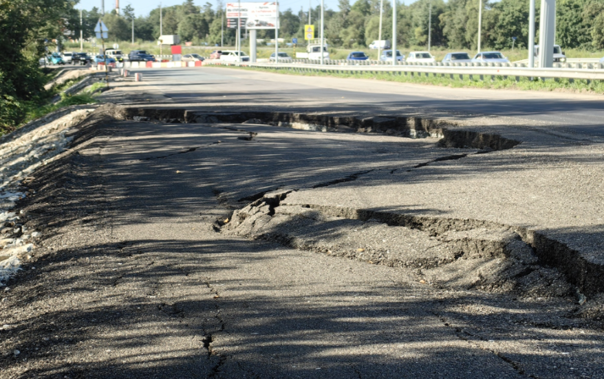 Проезд в районе Углового останется однополосным до конца года