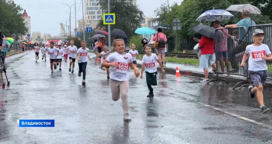"На старт, внимание - снова в школу": "Забегом первых" начали учебный год в Приморье