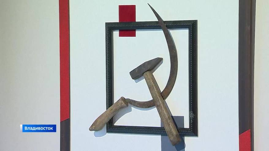 Советская эпоха в бронзе, мраморе, живописи - в залах Приморской картинной галереи