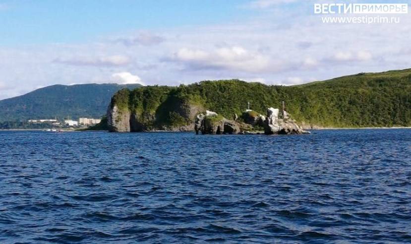 Мужчину с травмой головы срочно эвакуировали с острова в Приморье