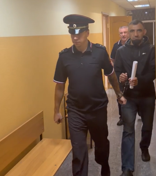 Конфликт между мужчинами в кафе на острове Путятин закончился стрельбой