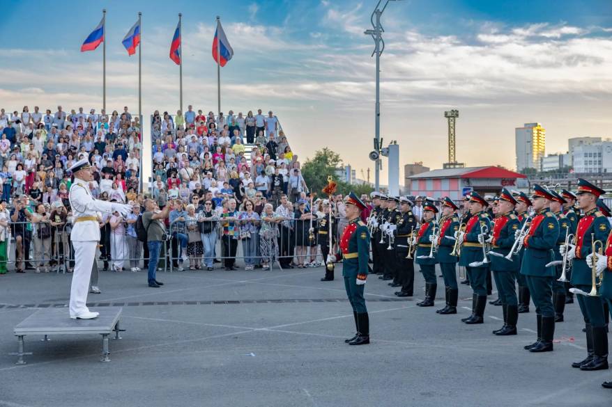 "Тихоокеанские марши" зазвучали во Владивостоке: фестиваль объединил оркестры из четырёх регионов
