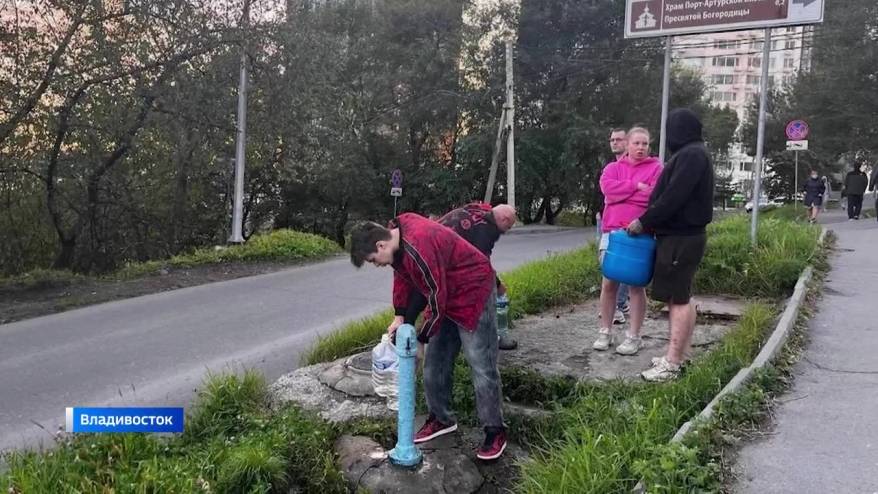 Без воды: приморцы – в очередях к колонкам и «бешеные» цены в магазинах