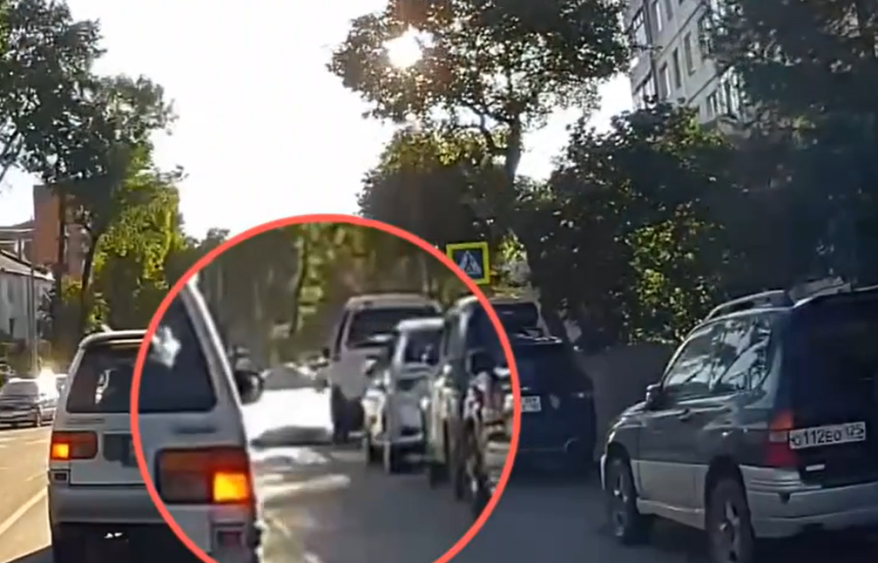"Не смог подняться": во Владивостоке сбили человека на зебре