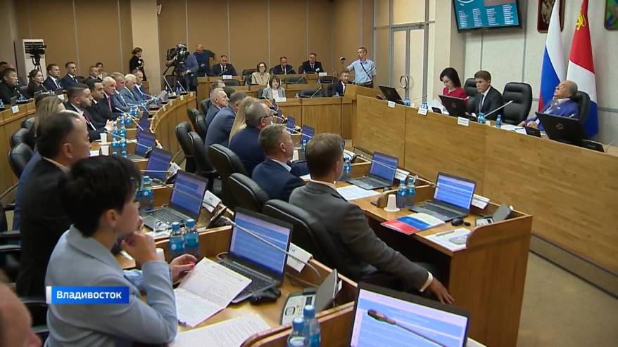 Приморский парламент выбрал нового спикера и трёх его заместителей