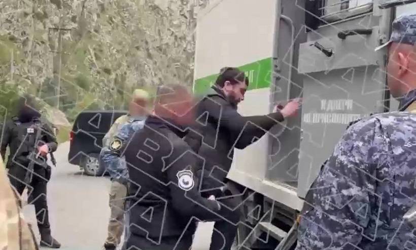 Магаданский «Эскобар» устроил побоище в арестантском вагоне