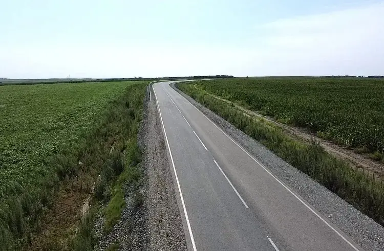 Свыше 50 км дорог по ключевым направлениям уже обновили в Приморье благодаря нацпроекту