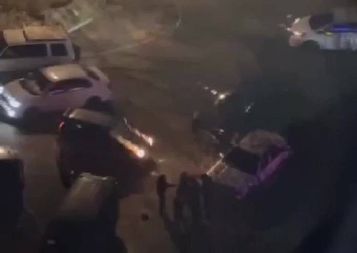 Во Владивостоке водитель разбил шесть припаркованных авто
