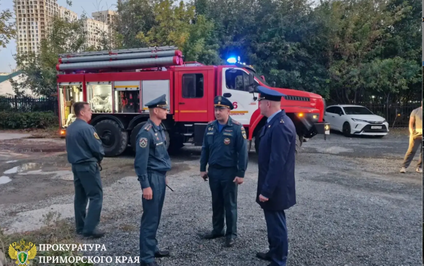 Два человека погибли во время пожара во Владивостоке