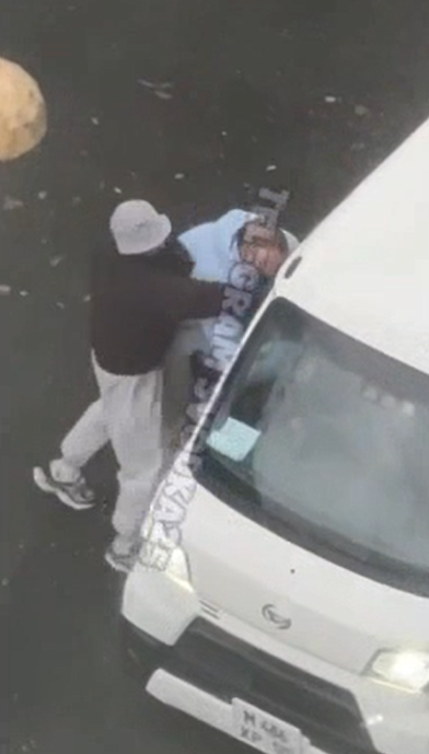 "Дорожный беспредел": вооруженные люди напали на автолюбителя во Владивостоке