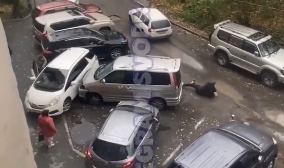 "На ногах не стоит": пьяный водитель устроил массовое ДТП во Владивостоке