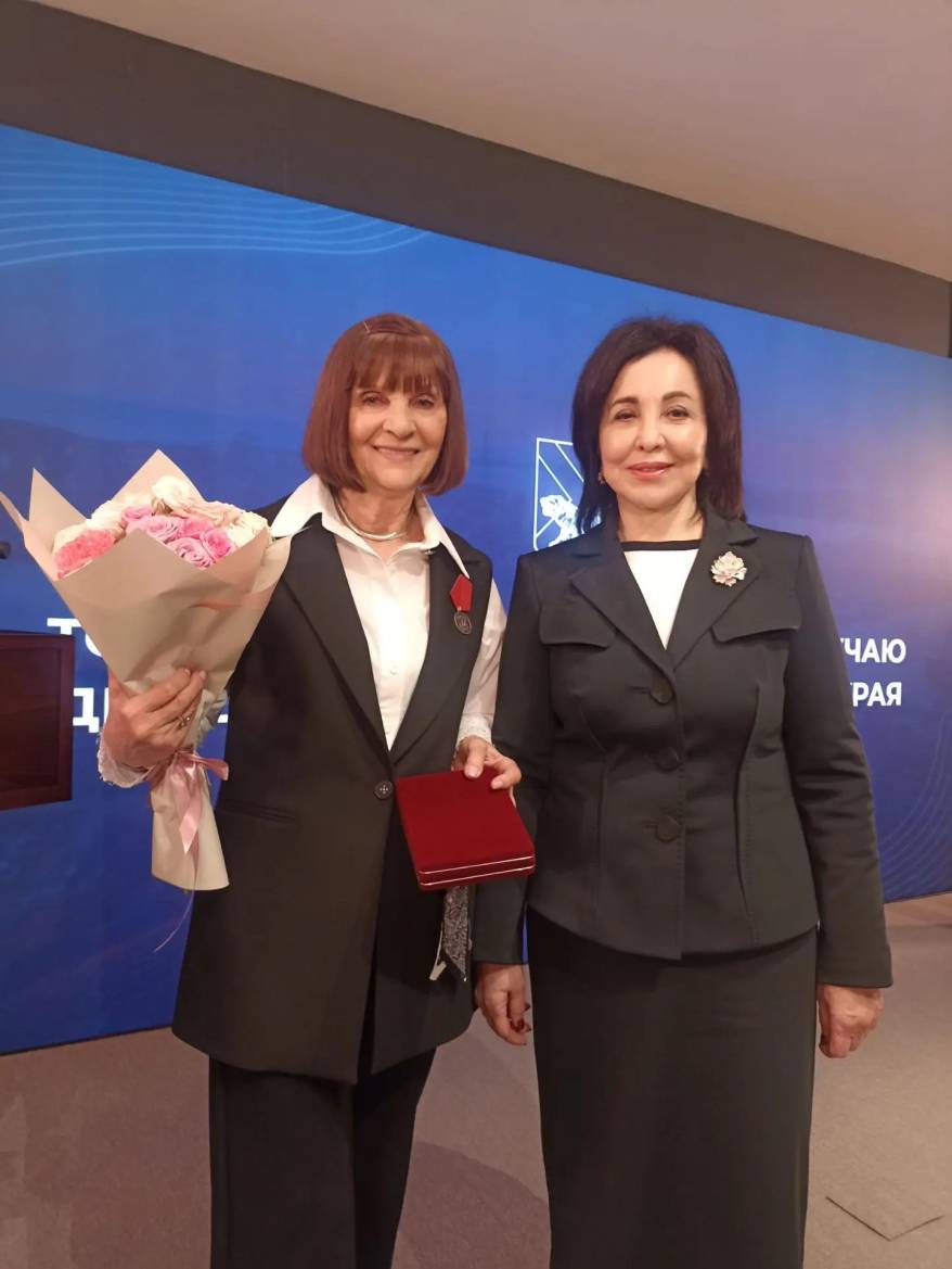 Звукорежиссер ГТРК "Владивосток" Нелли Галкина получила награду Президента России