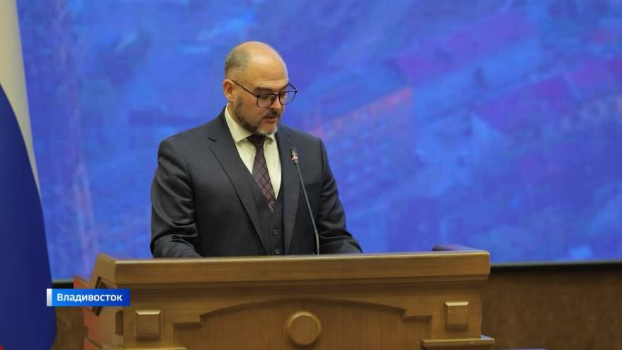 Депутаты единогласно приняли отставку Константина Шестакова