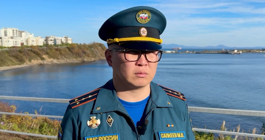 Спасателям пришлось вырезать водителя из искорёженного авто после жёсткого ДТП