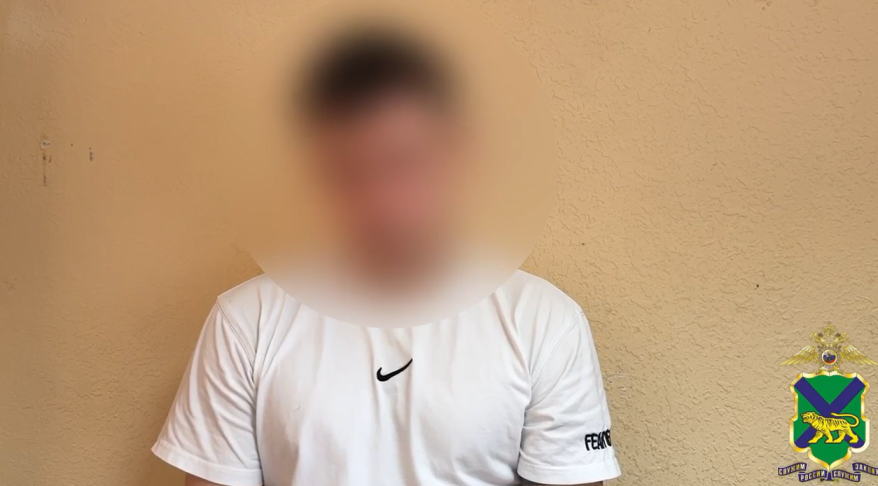 Во Владивостоке рецидивист напал на женщину в лифте жилого дома