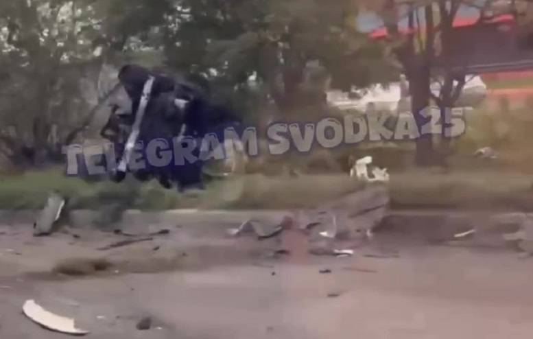«В хлам, запчасти раскидало по дороге»: два авто столкнулись в жутком ДТП в Находке